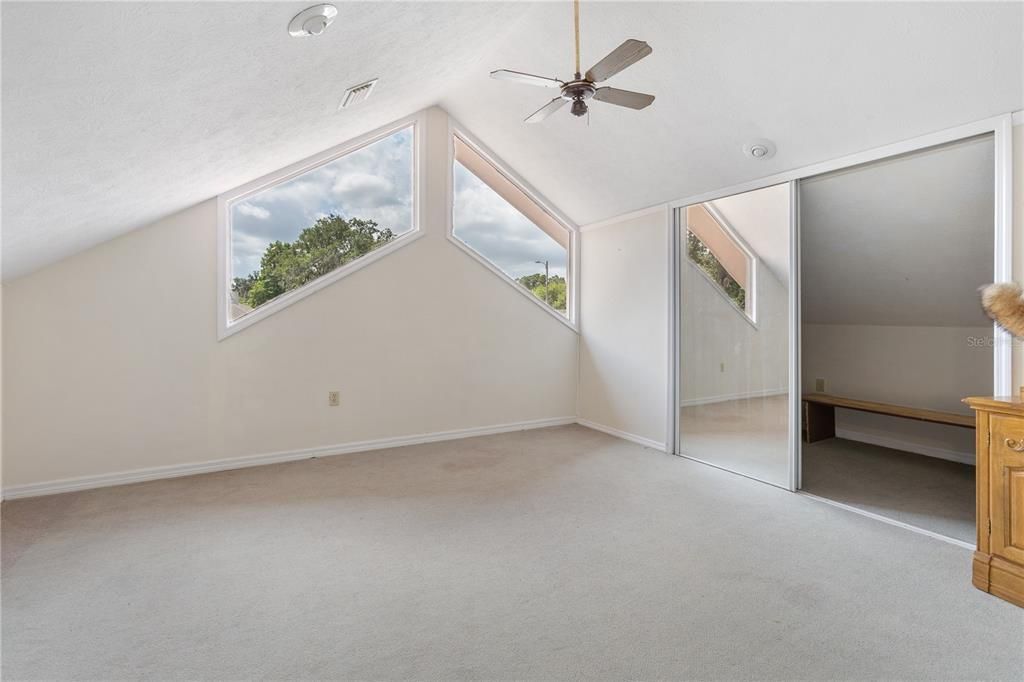 En Venta: $410,000 (3 camas, 2 baños, 2383 Pies cuadrados)