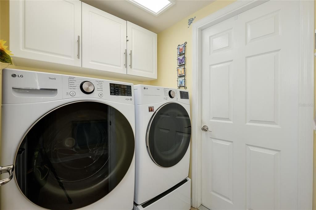 For Sale: $450,000 (4 beds, 2 baths, 2018 Square Feet)