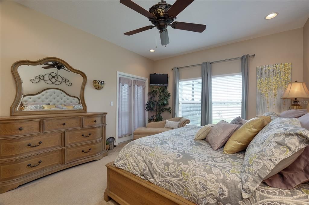 For Sale: $450,000 (4 beds, 2 baths, 2018 Square Feet)