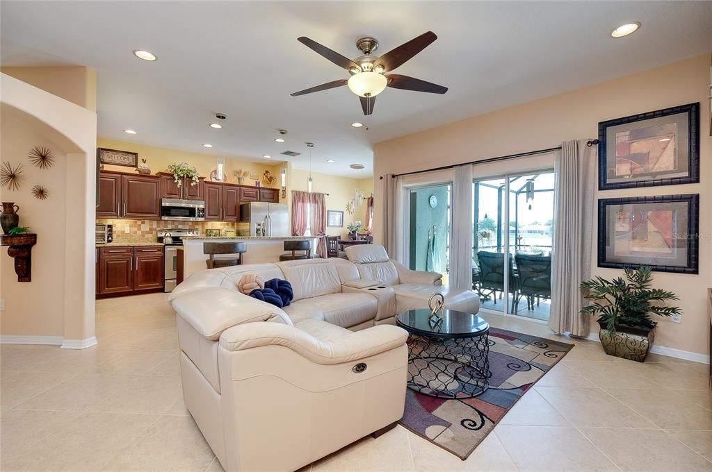 For Sale: $450,000 (4 beds, 2 baths, 2018 Square Feet)