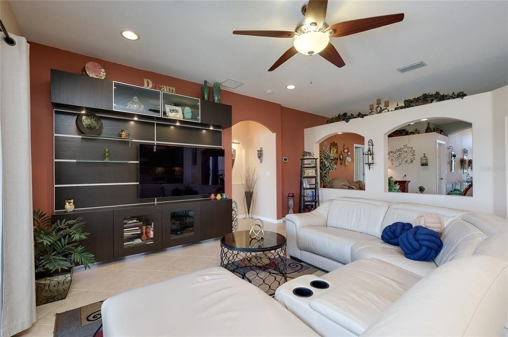 For Sale: $450,000 (4 beds, 2 baths, 2018 Square Feet)
