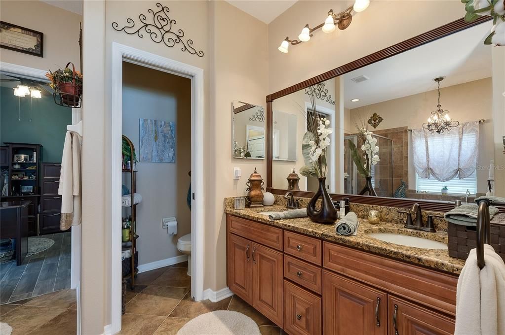 For Sale: $450,000 (4 beds, 2 baths, 2018 Square Feet)