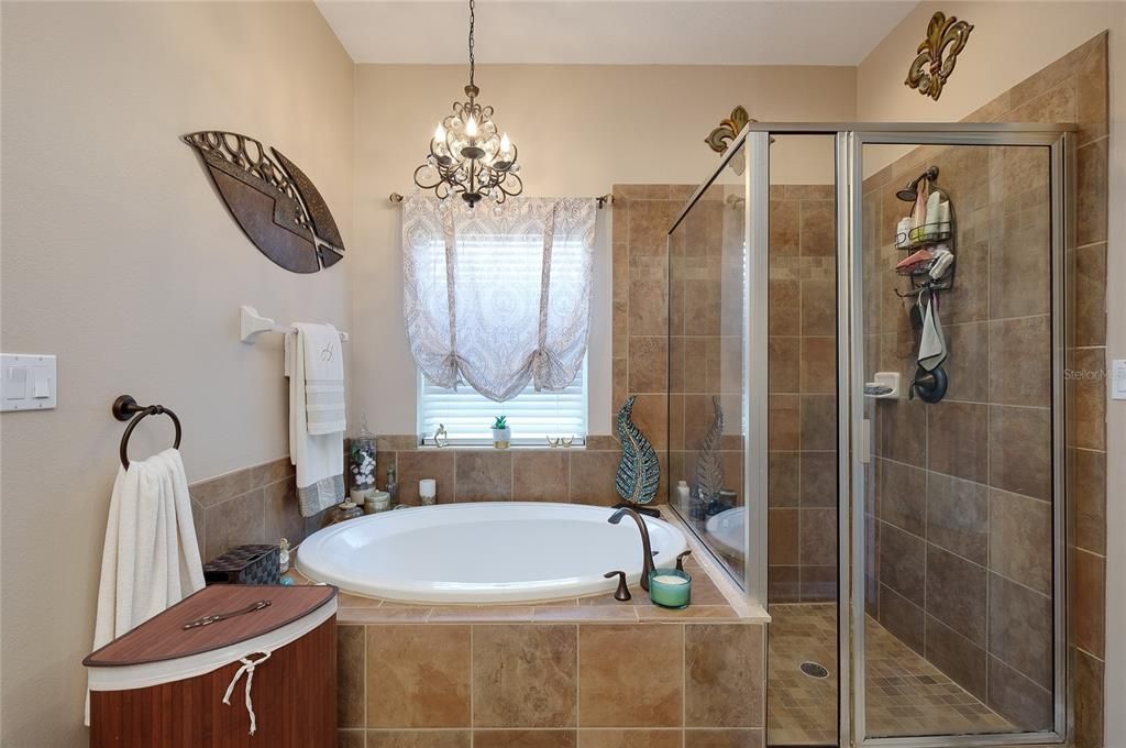 For Sale: $450,000 (4 beds, 2 baths, 2018 Square Feet)