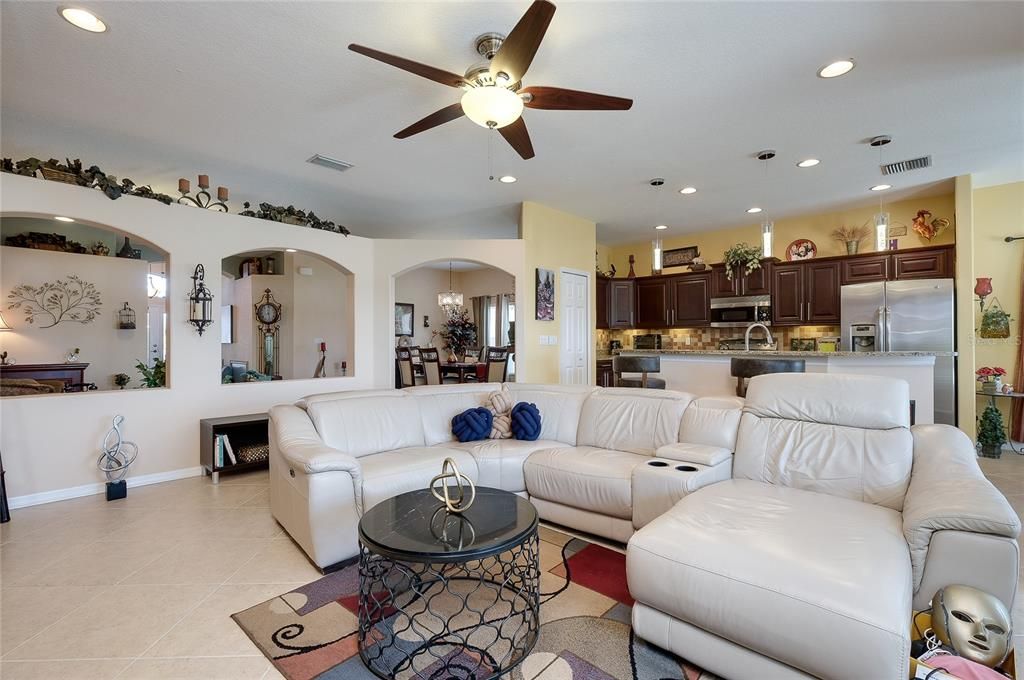 For Sale: $450,000 (4 beds, 2 baths, 2018 Square Feet)