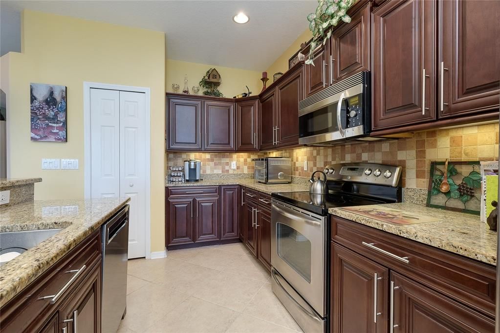 For Sale: $450,000 (4 beds, 2 baths, 2018 Square Feet)