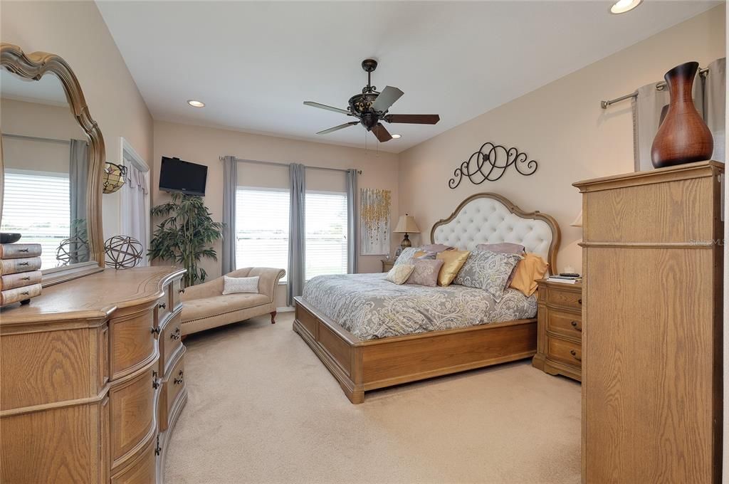 For Sale: $450,000 (4 beds, 2 baths, 2018 Square Feet)