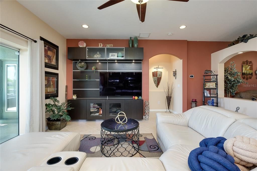 For Sale: $450,000 (4 beds, 2 baths, 2018 Square Feet)