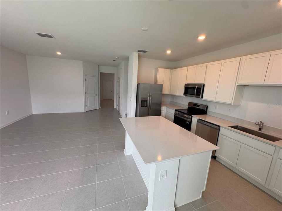 For Rent: $2,350 (3 beds, 2 baths, 1689 Square Feet)