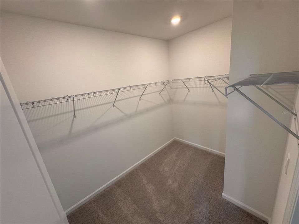 For Rent: $2,350 (3 beds, 2 baths, 1689 Square Feet)