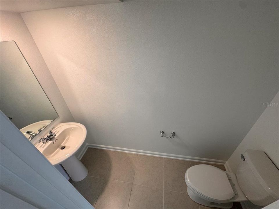 For Rent: $2,350 (3 beds, 2 baths, 1689 Square Feet)