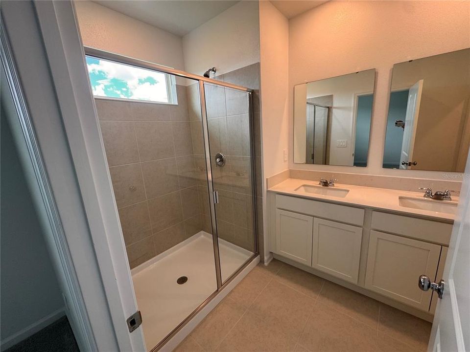 For Rent: $2,350 (3 beds, 2 baths, 1689 Square Feet)