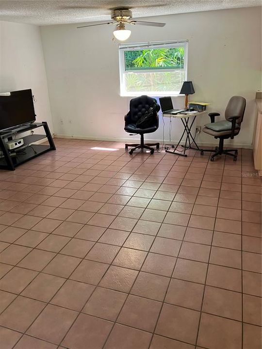 En Venta: $274,900 (2 camas, 1 baños, 979 Pies cuadrados)