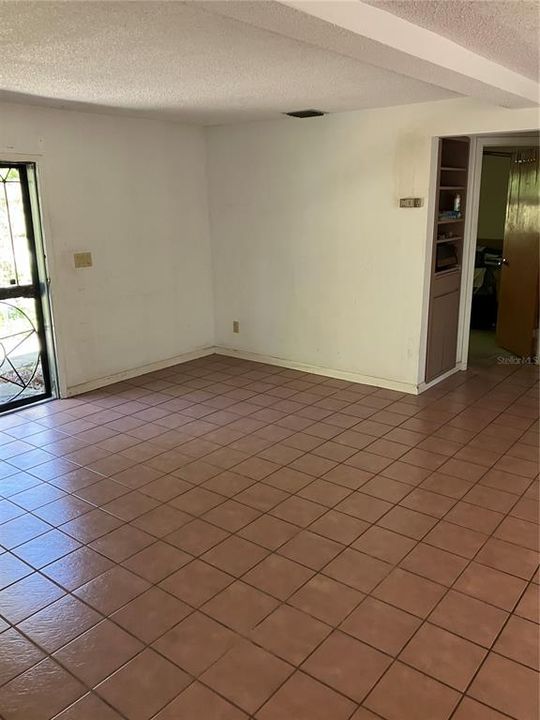 En Venta: $274,900 (2 camas, 1 baños, 979 Pies cuadrados)