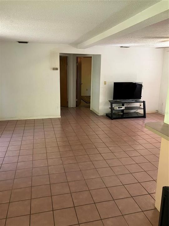 En Venta: $274,900 (2 camas, 1 baños, 979 Pies cuadrados)