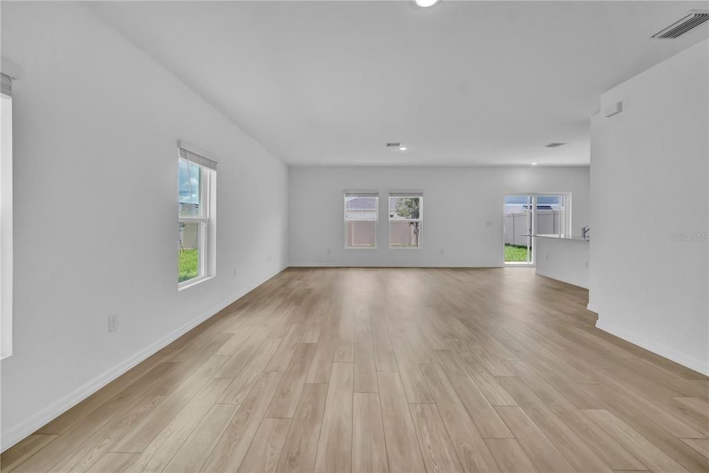В аренду: $2,800 (5 спален, 3 ванн, 2470 Квадратных фут)