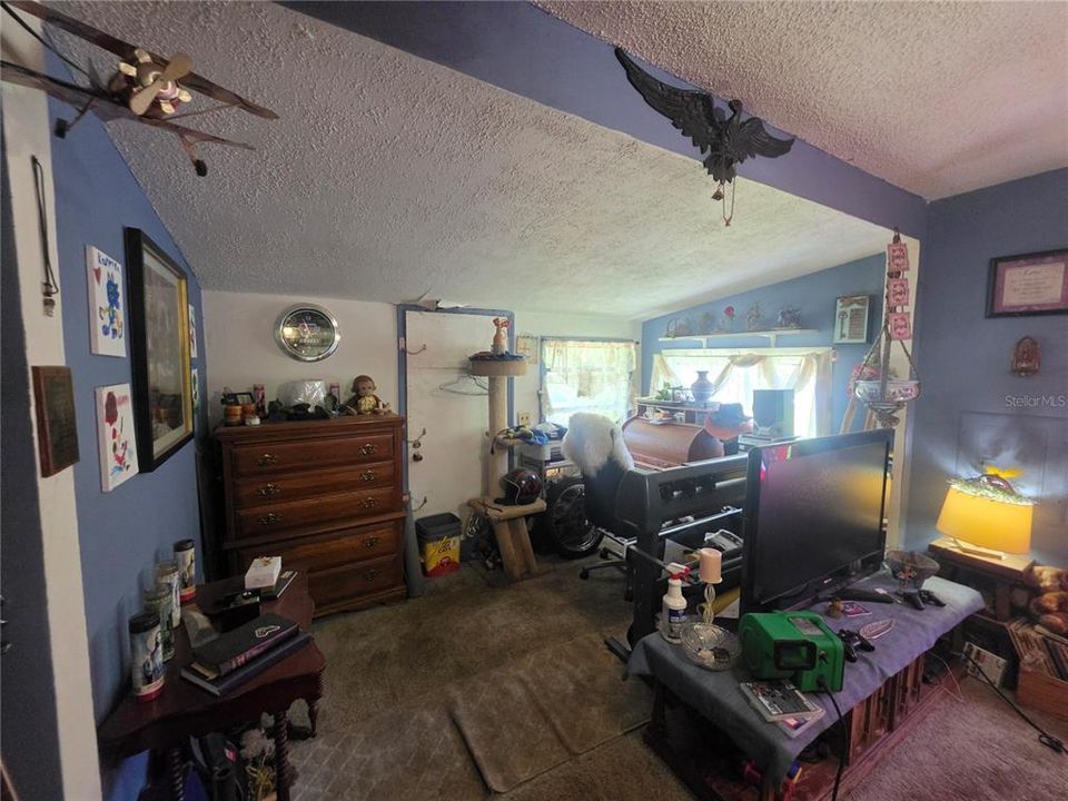 For Sale: $72,111 (2 beds, 1 baths, 902 Square Feet)