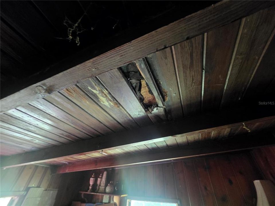 For Sale: $72,111 (2 beds, 1 baths, 902 Square Feet)