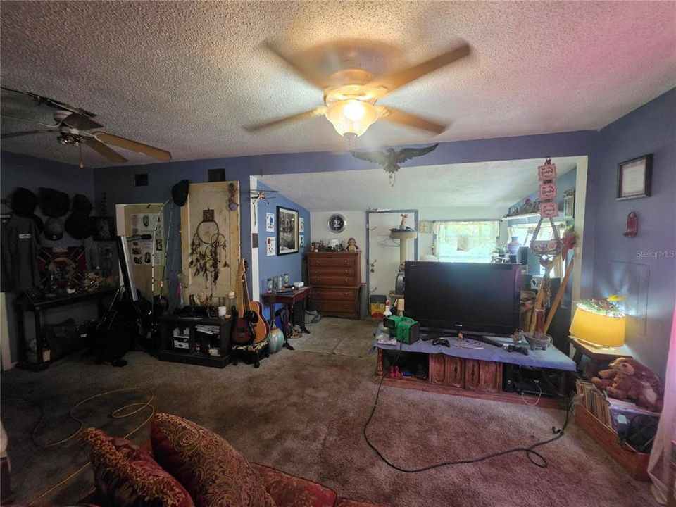For Sale: $72,111 (2 beds, 1 baths, 902 Square Feet)