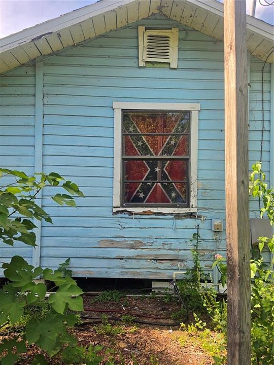 For Sale: $72,111 (2 beds, 1 baths, 902 Square Feet)