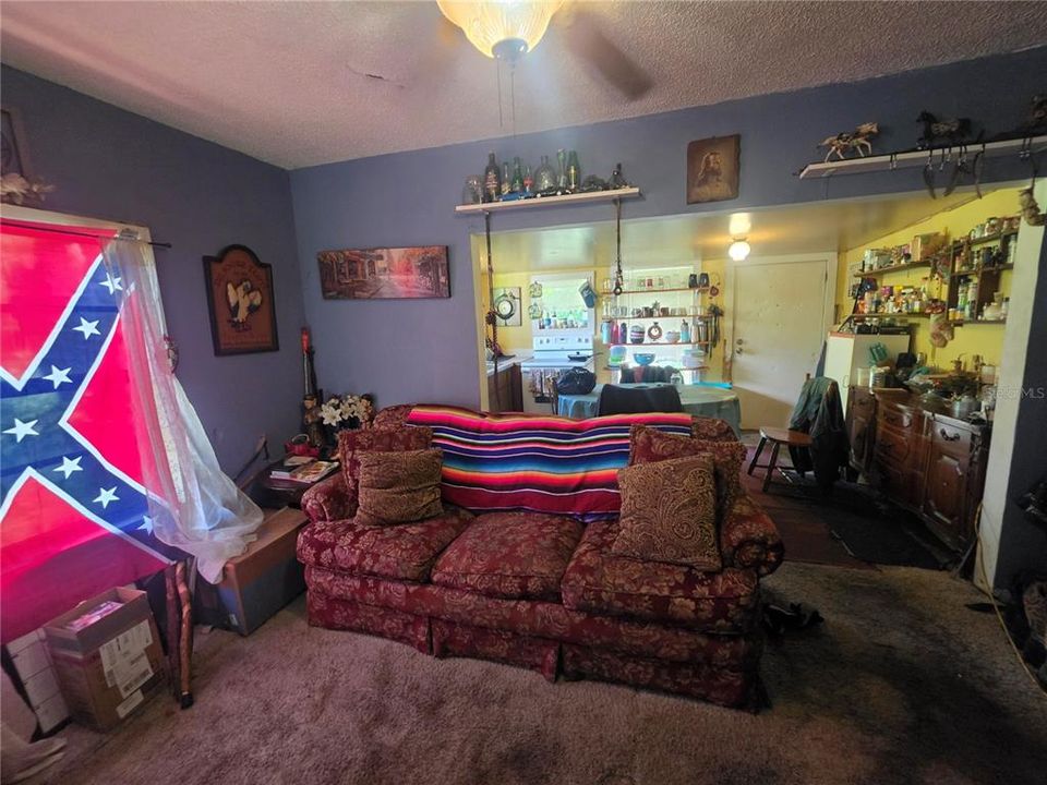 For Sale: $72,111 (2 beds, 1 baths, 902 Square Feet)