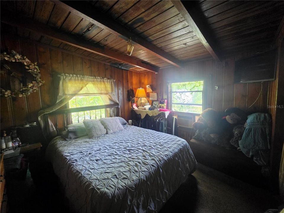 For Sale: $72,111 (2 beds, 1 baths, 902 Square Feet)