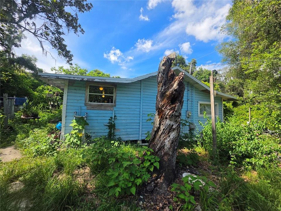 For Sale: $72,111 (2 beds, 1 baths, 902 Square Feet)