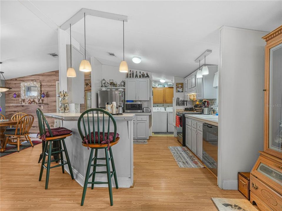На продажу: $229,900 (3 спален, 2 ванн, 1248 Квадратных фут)