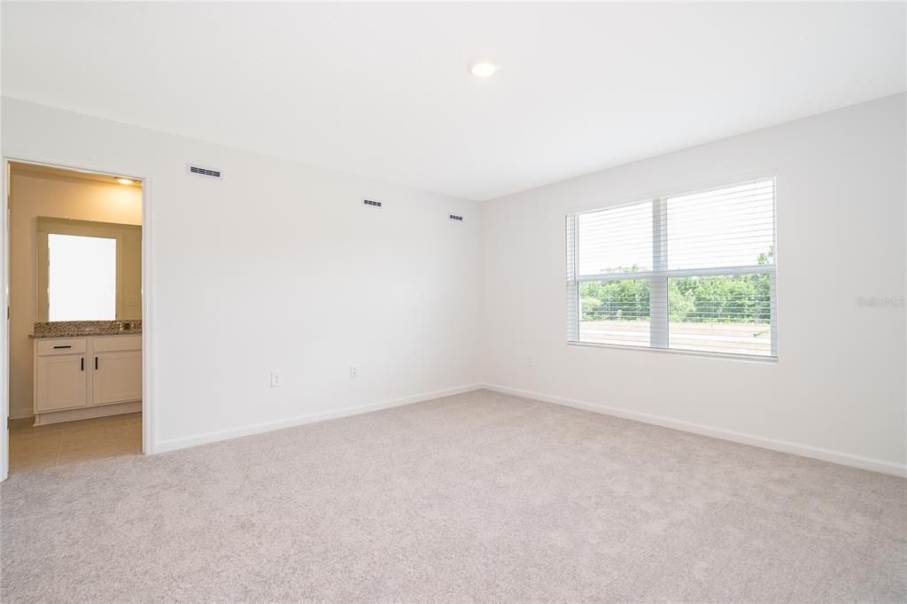 For Rent: $1,900 (3 beds, 2 baths, 1480 Square Feet)