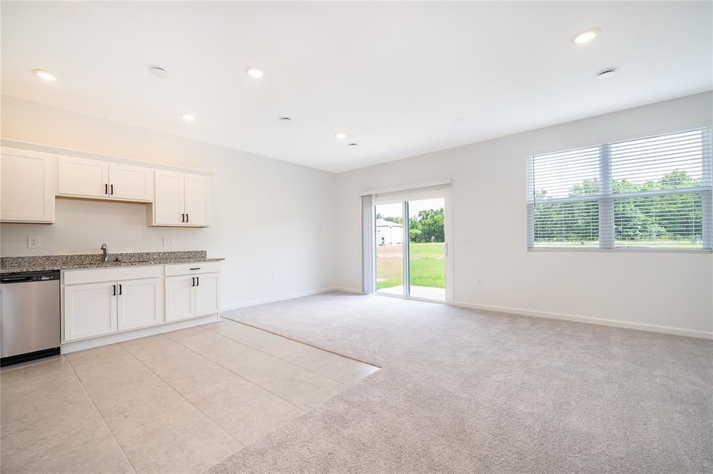 For Rent: $1,900 (3 beds, 2 baths, 1480 Square Feet)