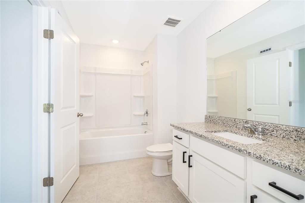 For Rent: $1,900 (3 beds, 2 baths, 1480 Square Feet)