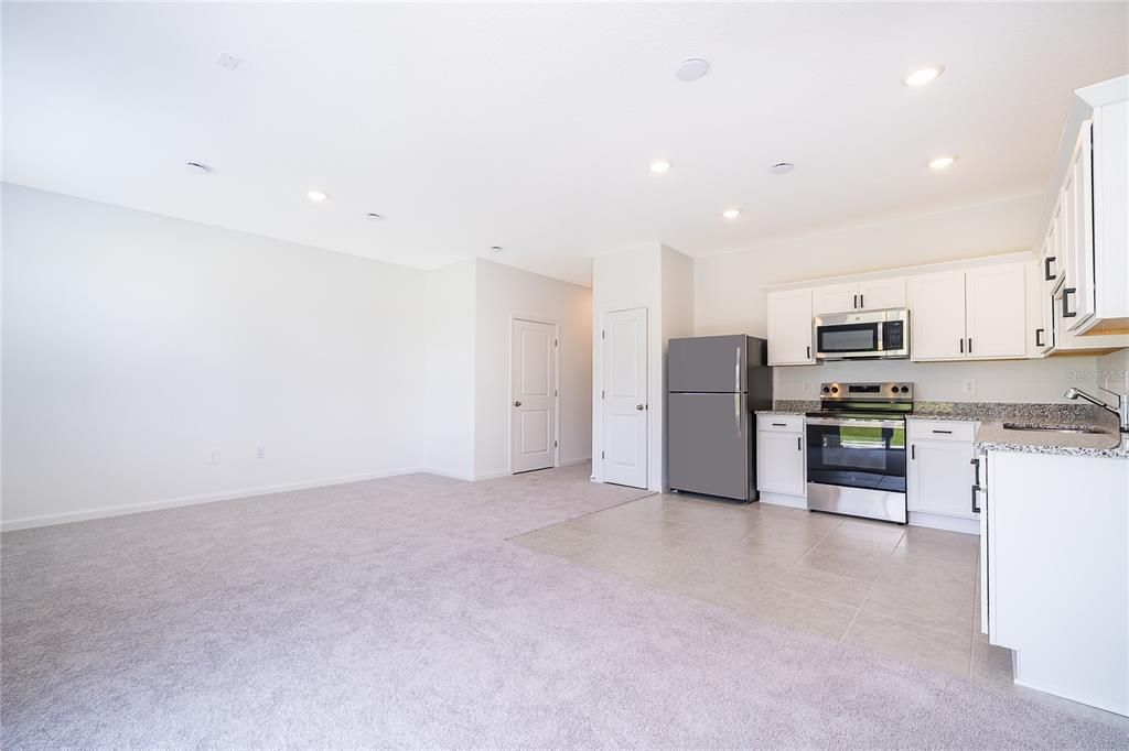 For Rent: $1,900 (3 beds, 2 baths, 1480 Square Feet)
