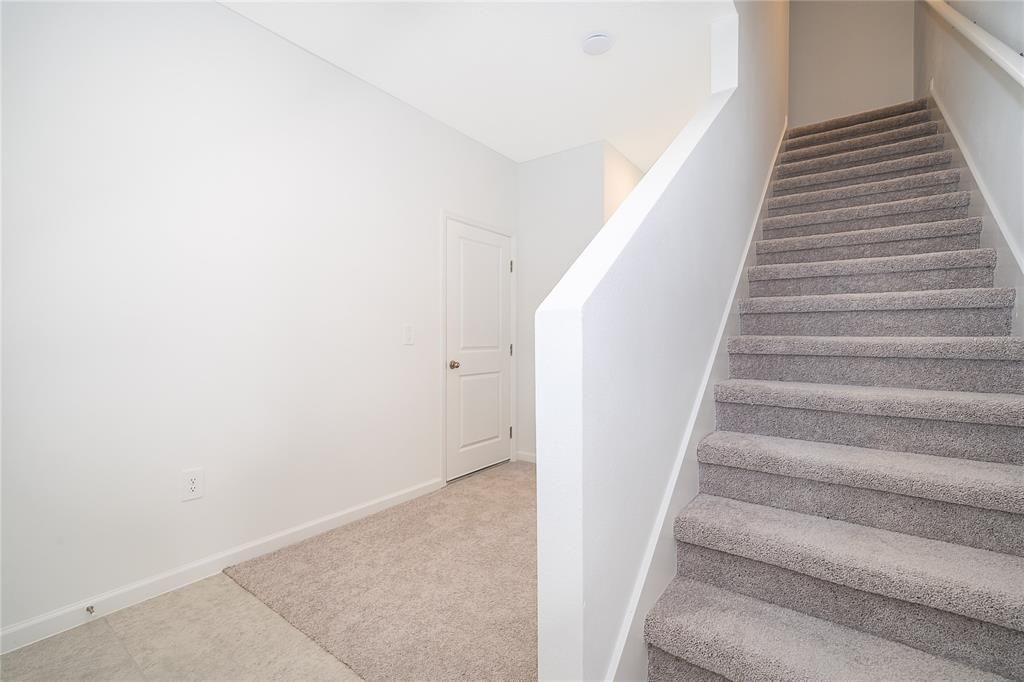 For Rent: $1,900 (3 beds, 2 baths, 1480 Square Feet)