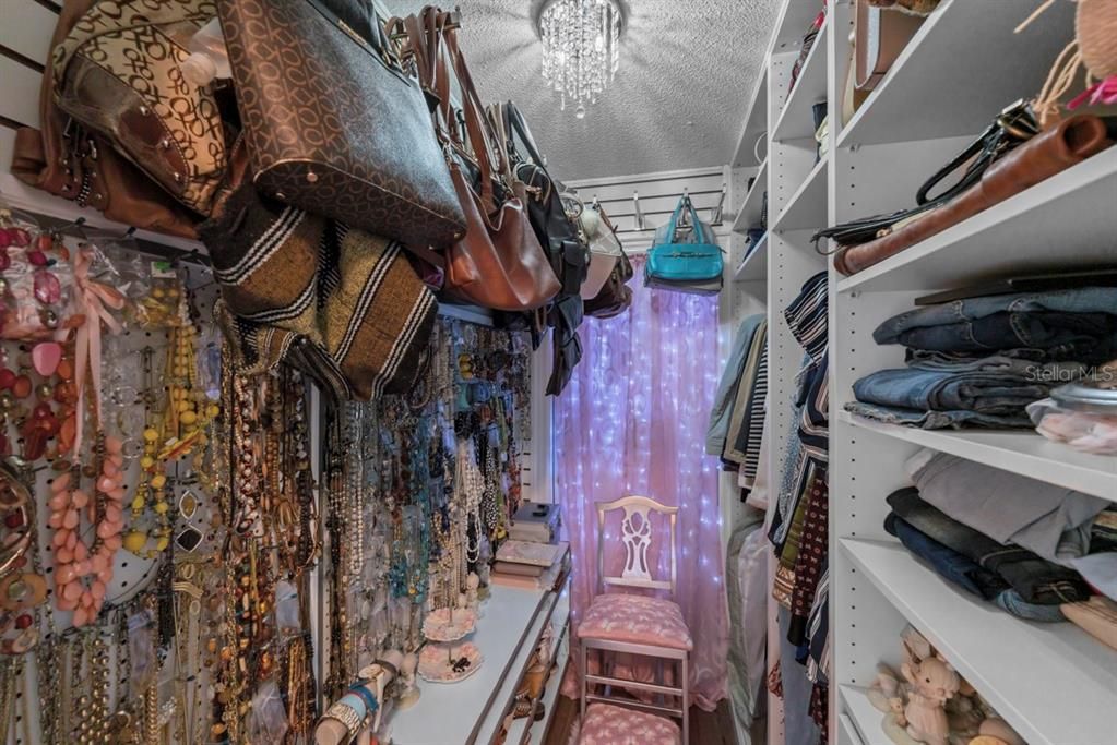 На продажу: $414,990 (3 спален, 3 ванн, 1902 Квадратных фут)