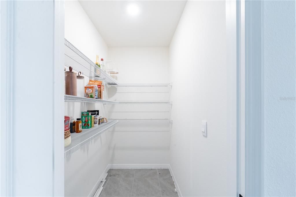 На продажу: $375,000 (3 спален, 2 ванн, 1614 Квадратных фут)