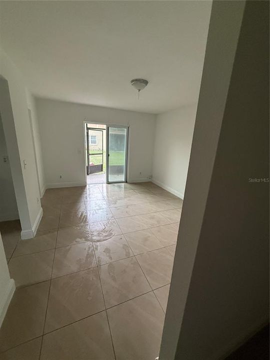 На продажу: $174,900 (2 спален, 2 ванн, 905 Квадратных фут)