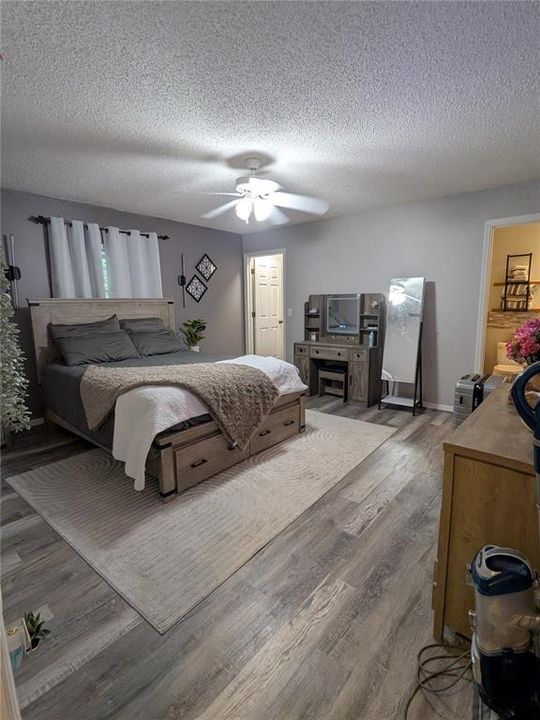 For Sale: $295,000 (3 beds, 2 baths, 1346 Square Feet)