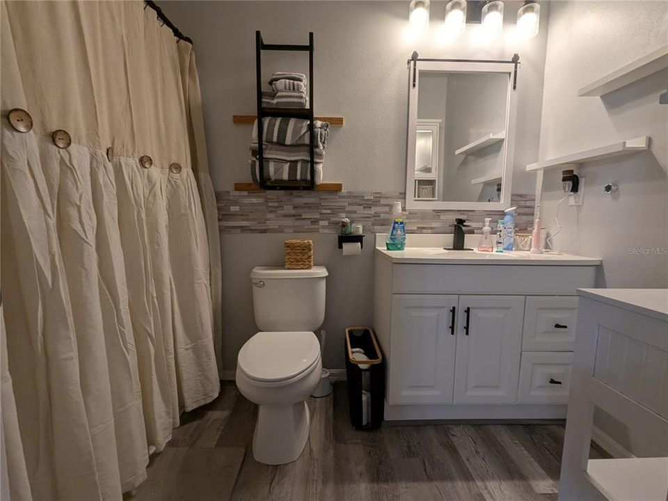 For Sale: $295,000 (3 beds, 2 baths, 1346 Square Feet)