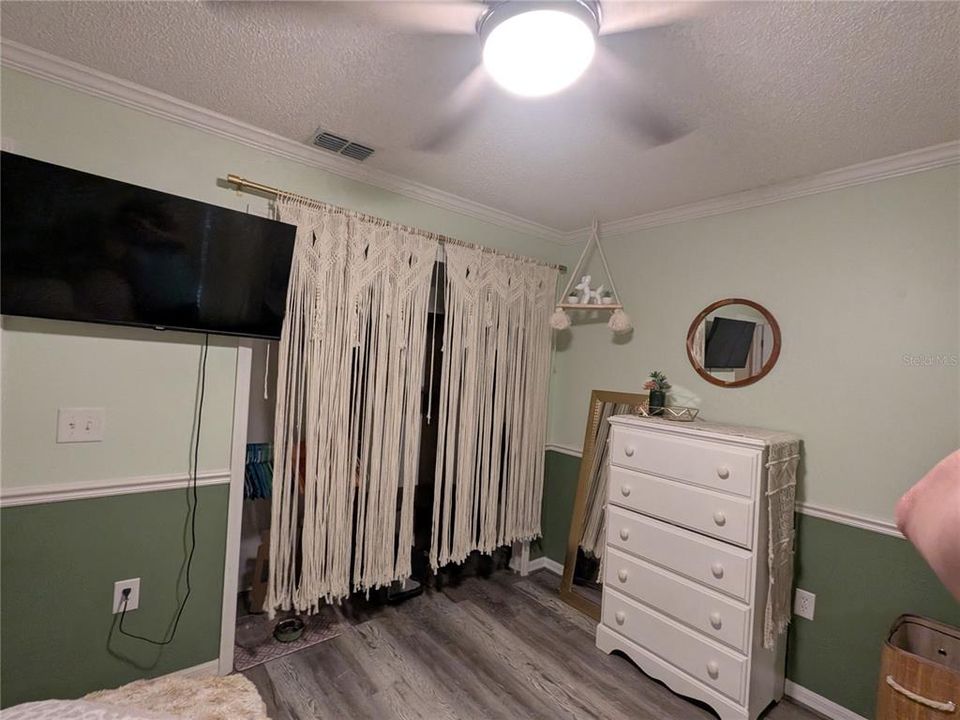 For Sale: $295,000 (3 beds, 2 baths, 1346 Square Feet)