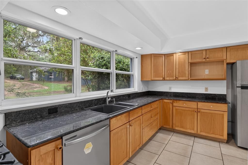 En Venta: $399,900 (3 camas, 2 baños, 2081 Pies cuadrados)