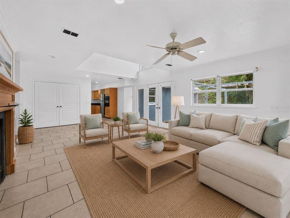 En Venta: $399,900 (3 camas, 2 baños, 2081 Pies cuadrados)