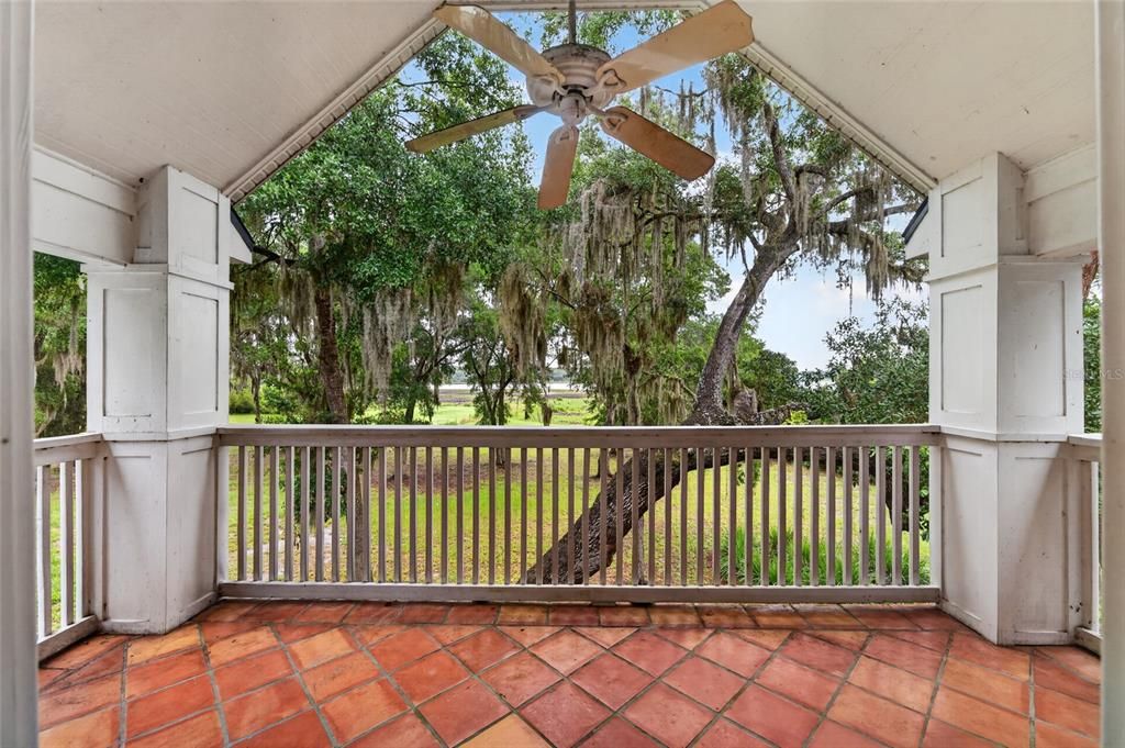 En Venta: $399,900 (3 camas, 2 baños, 2081 Pies cuadrados)