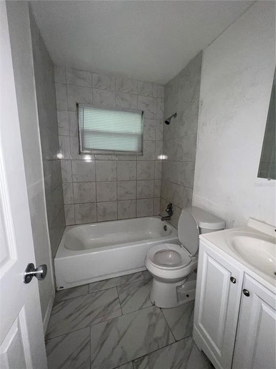 На продажу: $499,999 (8 спален, 0 ванн, 2800 Квадратных фут)