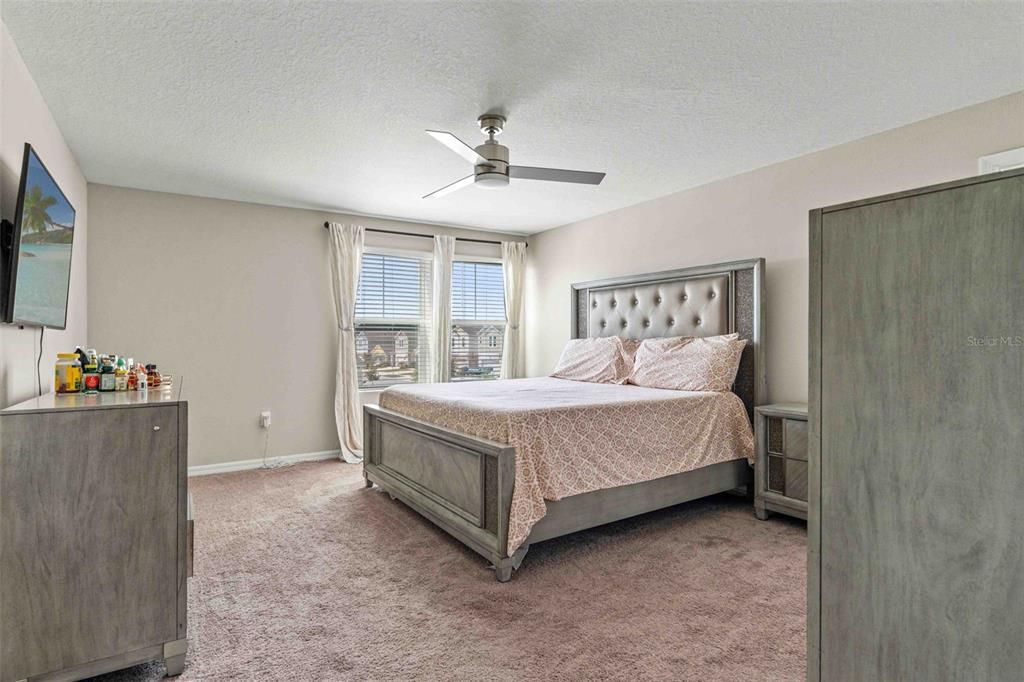 For Rent: $2,900 (5 beds, 3 baths, 2471 Square Feet)