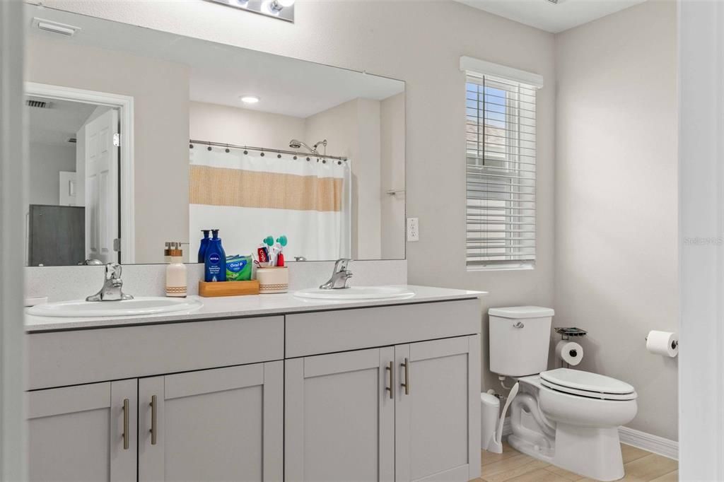 For Rent: $2,900 (5 beds, 3 baths, 2471 Square Feet)