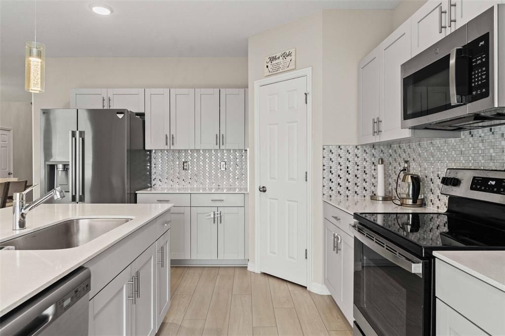 For Rent: $2,900 (5 beds, 3 baths, 2471 Square Feet)