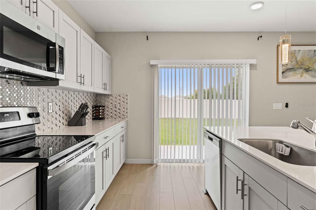 For Rent: $2,900 (5 beds, 3 baths, 2471 Square Feet)