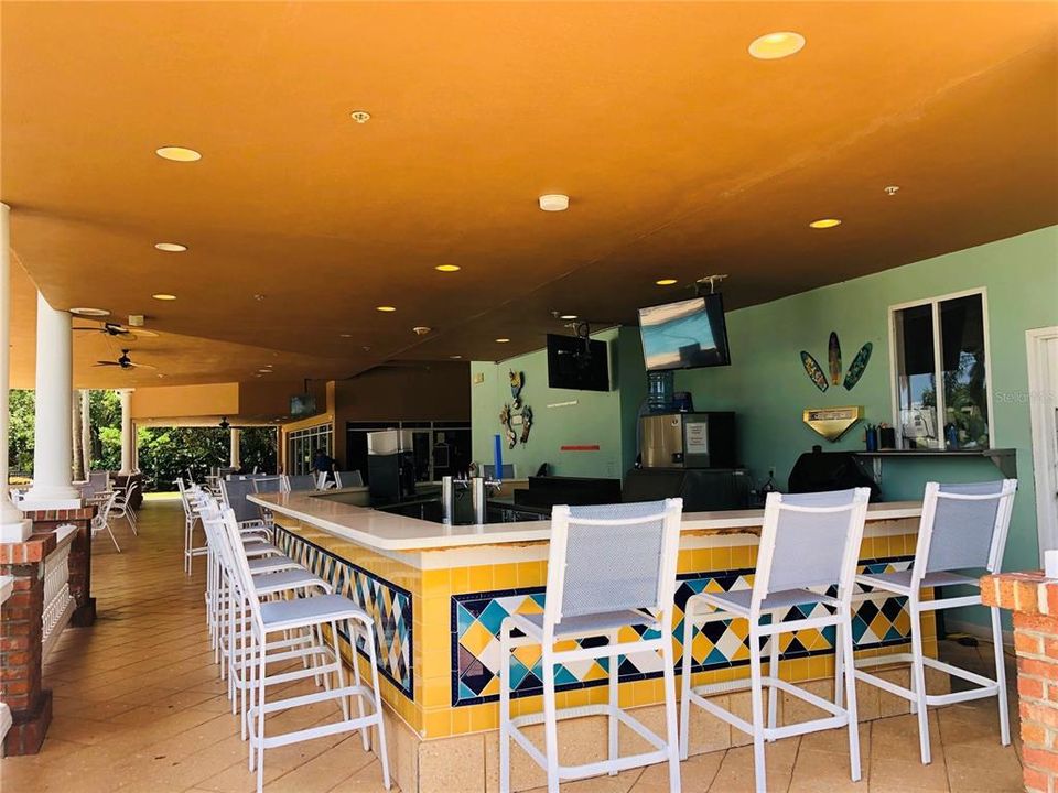 For Sale: $199,000 (1 beds, 1 baths, 823 Square Feet)