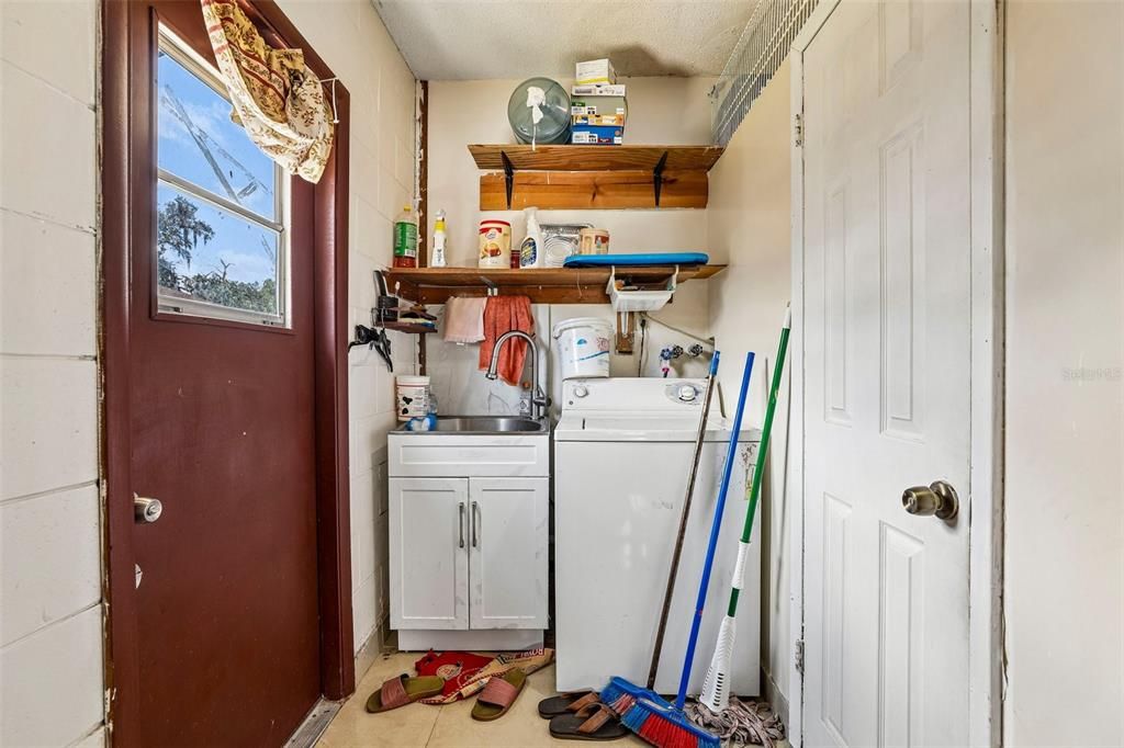 En Venta: $349,000 (3 camas, 2 baños, 1363 Pies cuadrados)