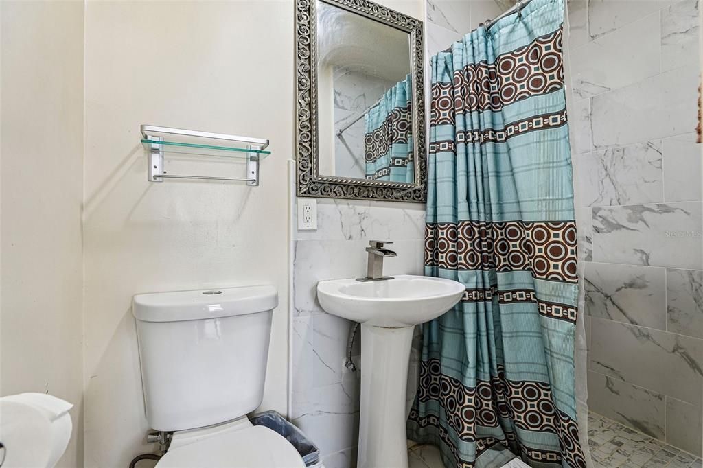 En Venta: $349,000 (3 camas, 2 baños, 1363 Pies cuadrados)