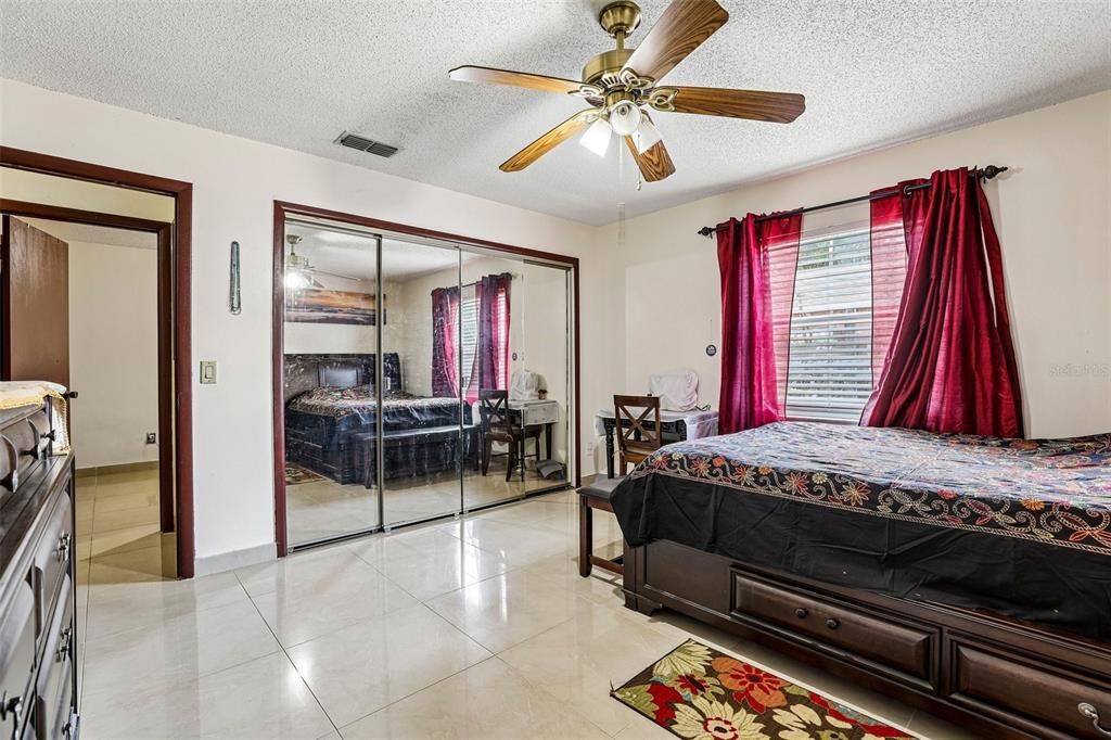 En Venta: $349,000 (3 camas, 2 baños, 1363 Pies cuadrados)